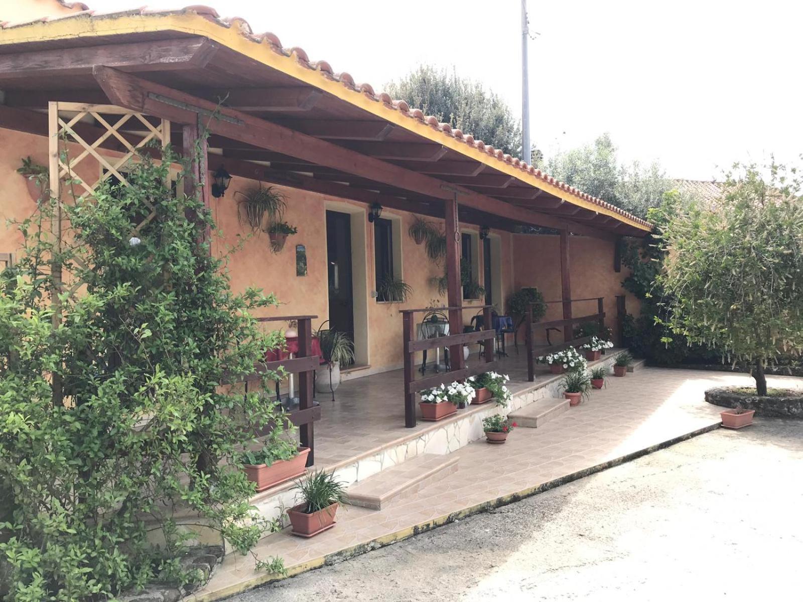 Domu De Palla- Iun-E5167 Bauladu Buitenkant foto