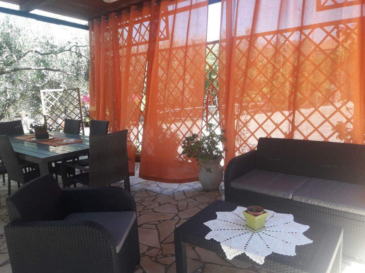 Domu De Palla- Iun-E5167 Bauladu Buitenkant foto